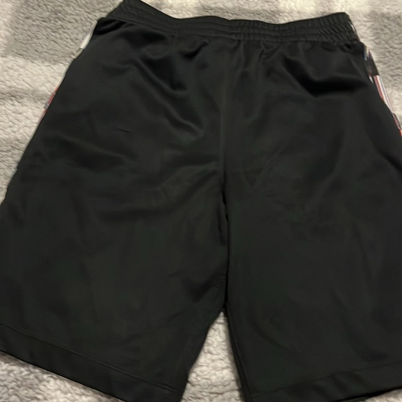 Kids Nike shorts - Picture 2 of 4